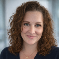 Headshot: Leslie Williams